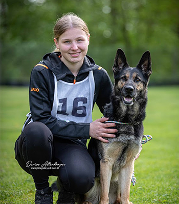 Sophia Schülting & Apachi vom Harwickerplatz (INT)