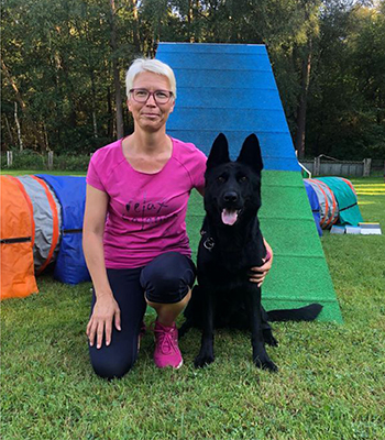 Gudrun Wölke & Coco vom Harwickerplatz (INT)